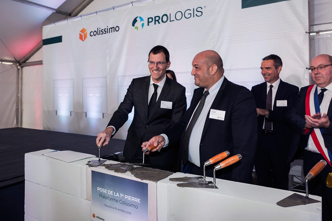 Xavier Mallet, directeur général Colis à la Branche Services Courrier-Colis, Mohamed Chenkir, directeur opérationnel territorial Colis Hauts de France, François Rispe, directeur général Europe du Sud Prologis, et Jean-Michel Dupont, maire de Douvrin.