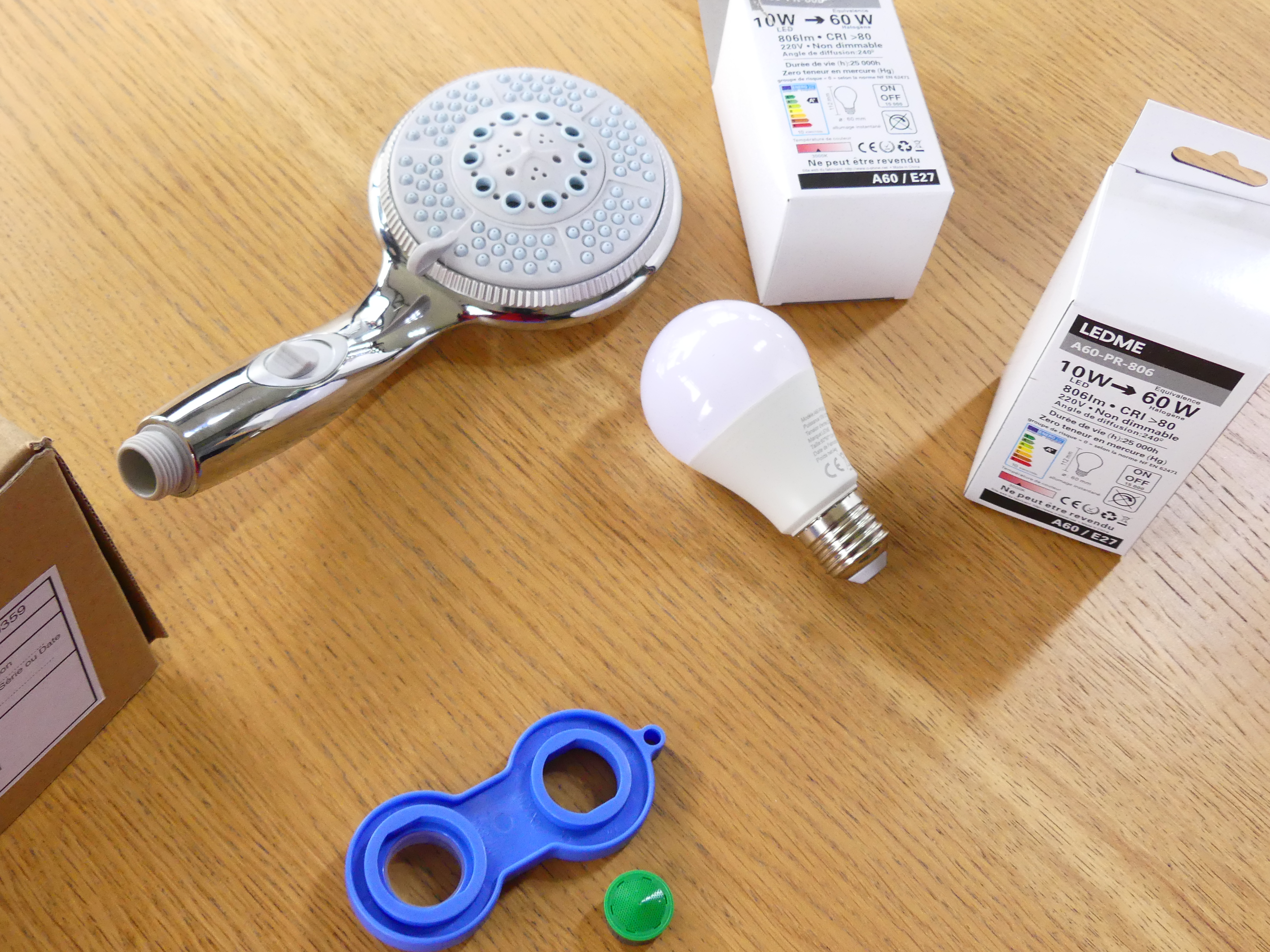 For the energy assessment, the SOliHA specialist provides an ‘Eco-habits Kit’ containing energy-saving accessories (LED lightbulbs, water-saving shower head, aerator, etc).