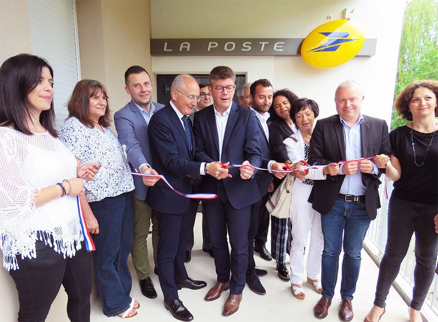 Photo de l'inauguration du bureau de poste de Beaucourt