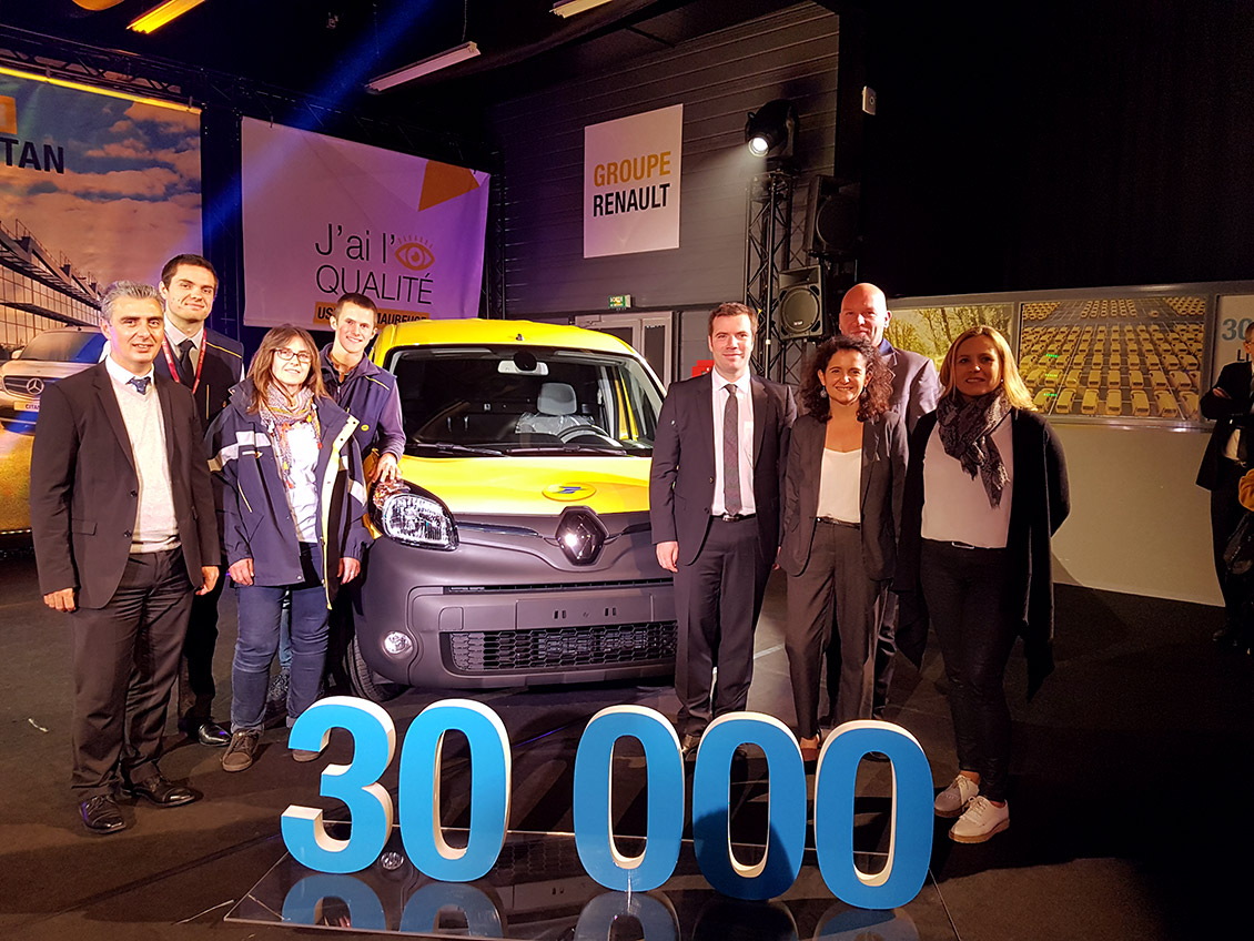 La 30 000ème Kangoo Z.E. de l'usine Renault de Maubeuge, fourgonnette électrique préférées des facteurs et factrices de France.