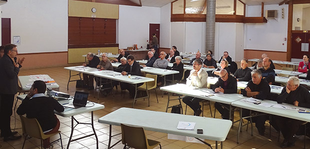 Photo - Echanges entre 40 maires de Lot-et-Garonne et La Poste sur la mise en place de services à la population