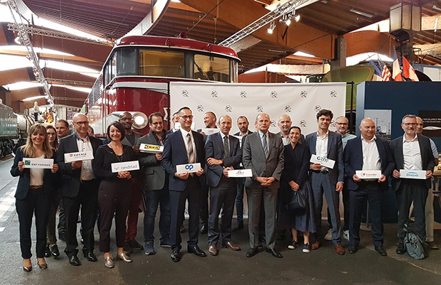 Photo avec les partenaires du pacte avec les quartiers pour toutes les entreprises (PAQTE) sur la ville de Mulhouse.