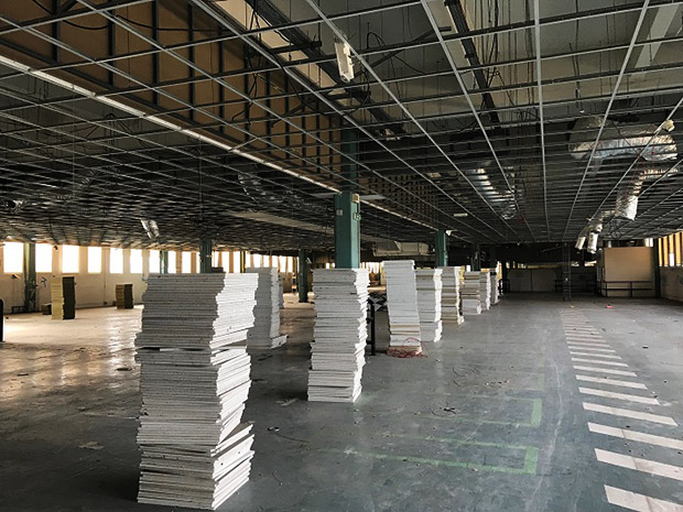 Photo of the former Nice PIC during deconstruction