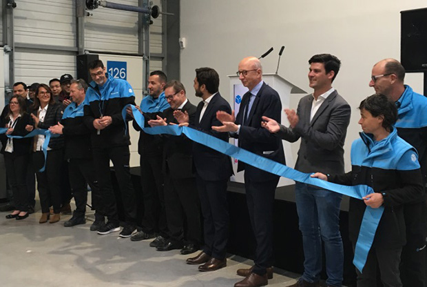 Photo de l'inauguration officielle en présence de Martin Piechowski, président de Chronopost, Arnaud Robinet, maire de Reims et de Patrick Bedek, maire de Cernay-les-Reims.