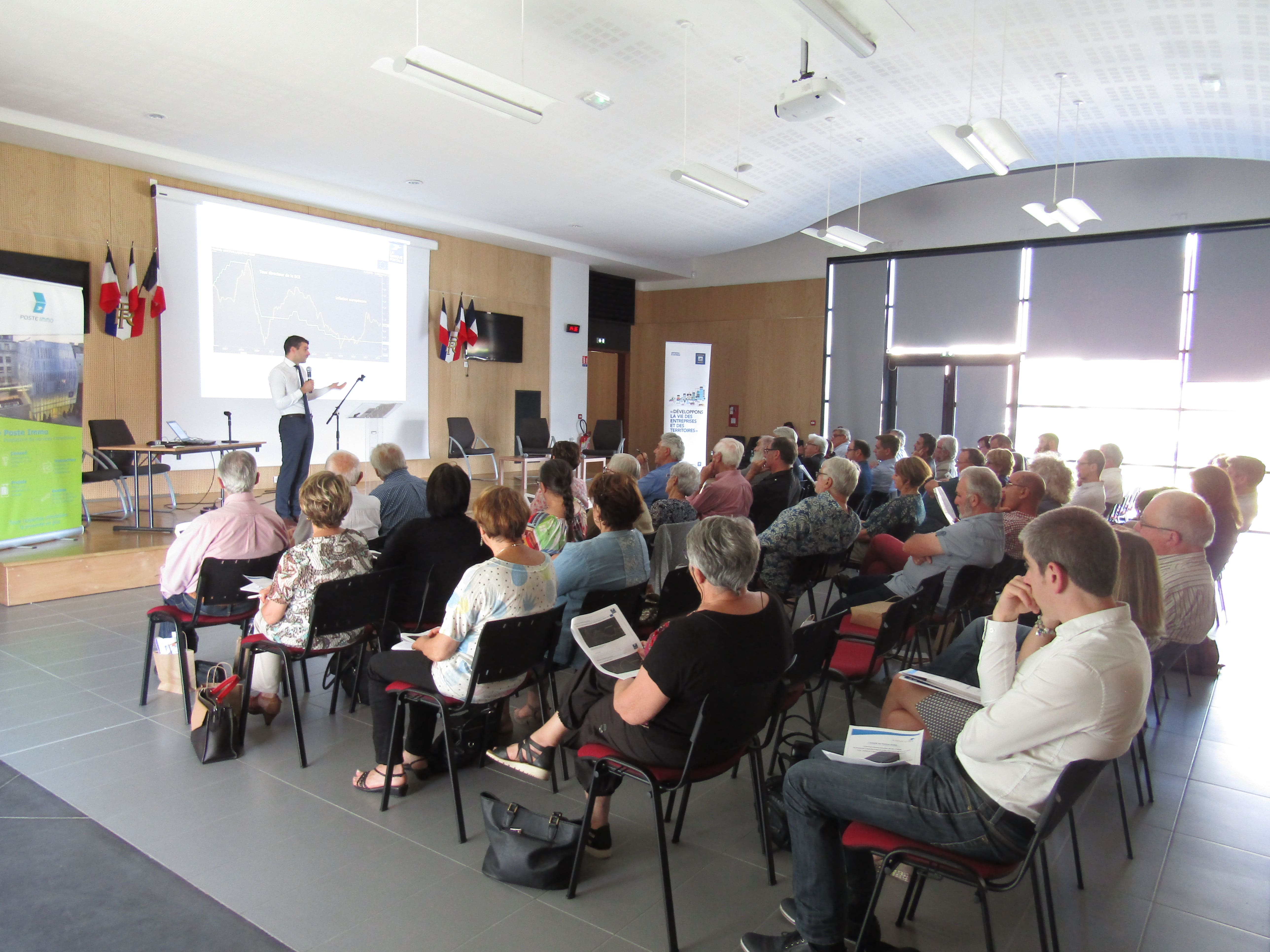 About 50 elected officials, agency managing directors and general secretaries from the Aude department were present on 1 June in Carcassonne (© La Poste)