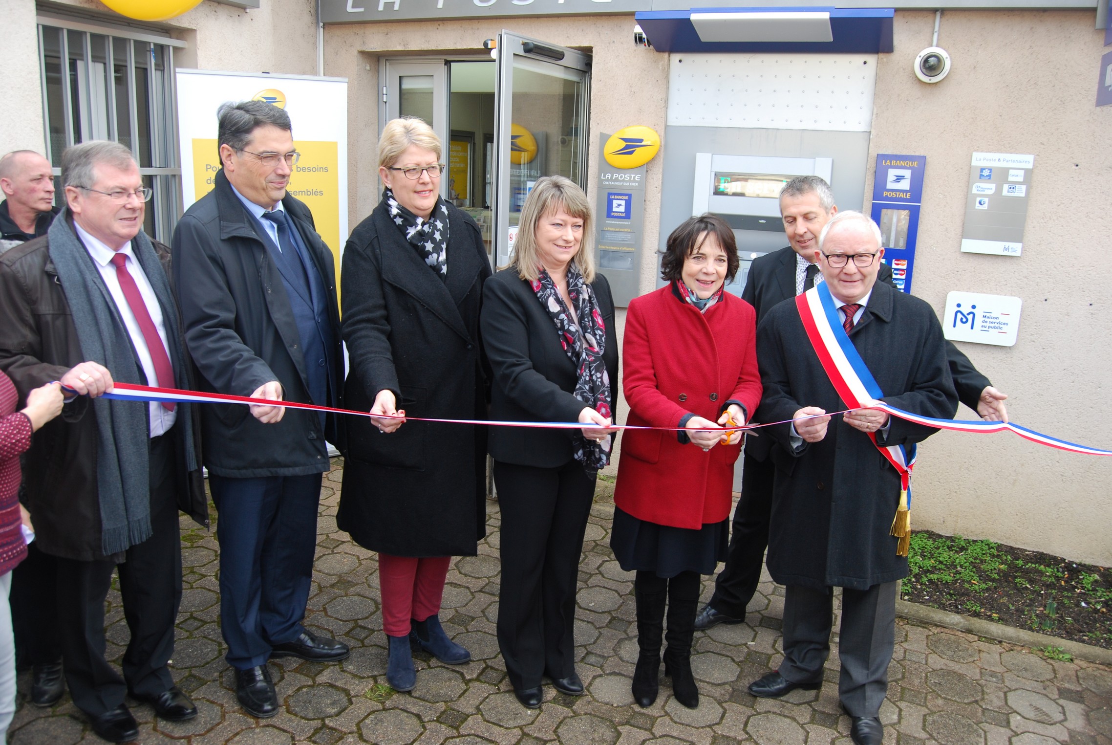 The Châteauneuf-sur-Cher public service centre was officially opened on 21 February 2018 by Catherine Ferrier, Prefect of Cher, and Patrick Vautier, Deputy Prefect of Vierzon in charge of the accessibility plan for public services in Cher.