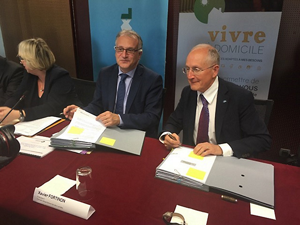 Photo de Xavier Fortinon, président du conseil départemental des Landes, et Philippe Wahl, PDG du Groupe La Poste, lors du lancement officiel de la société XL Autonomie.