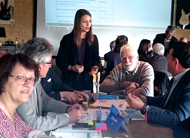 Photo de la séance de travail du 3 avril 2019, avec les présidents et les membres des 12 Commissions Départementales de Présence Postale Territoriale (CDPPT) de la région Nouvelle Aquitaine.